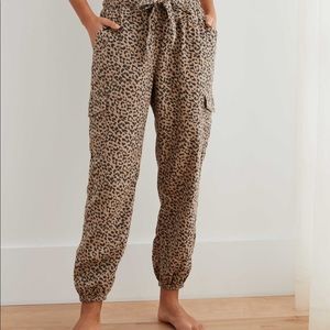 Aerie Cargo Jogger in Dark Tan (Leopard Print) XL